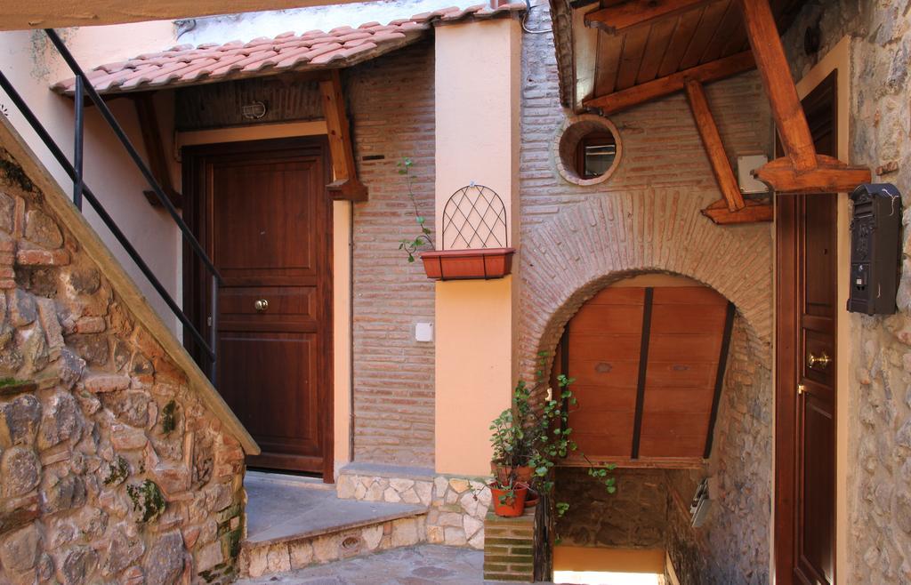 נמי Albergo Diffuso Locanda Specchio Di Diana מראה חיצוני תמונה